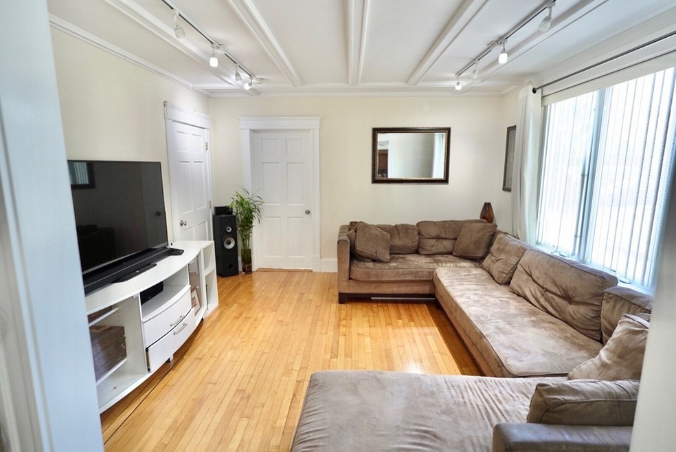 76 Redington St unit 1, Swampscott, MA 01907 - photo 1