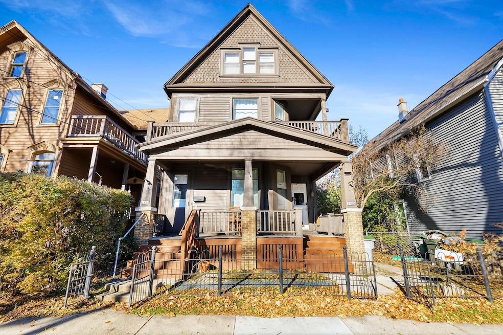 1138 E Hamilton St unit 1140, Milwaukee, WI 53202 - photo 1