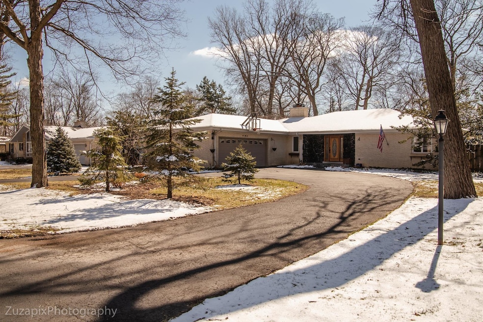 259 E Tall Trees Ln, Palatine, IL 60067 - photo 1