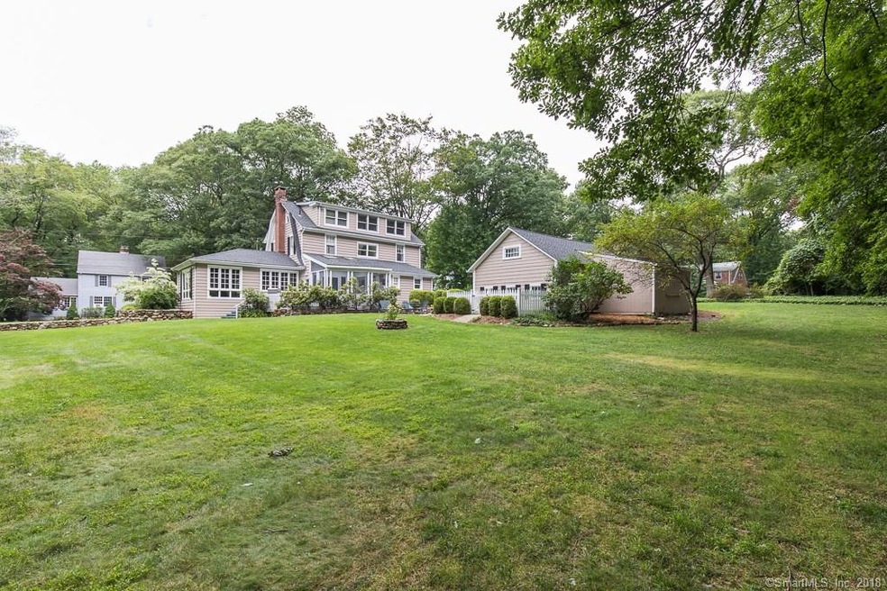 821 Oakwood Rd, Orange, CT 06477 - photo 1