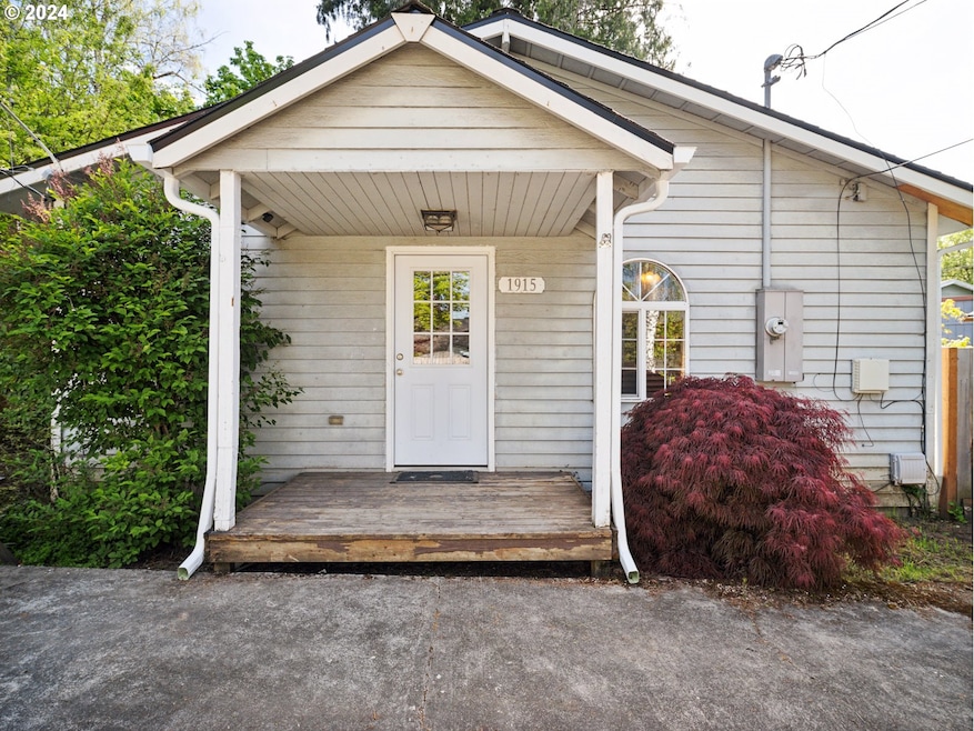 1915 16th Ave, Forest Grove, OR 97116 - photo 1
