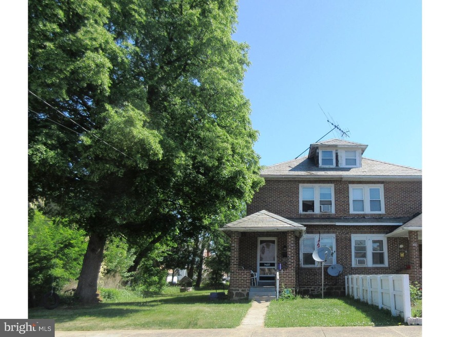 723 W 2nd St, Lansdale, PA 19446 - photo 1