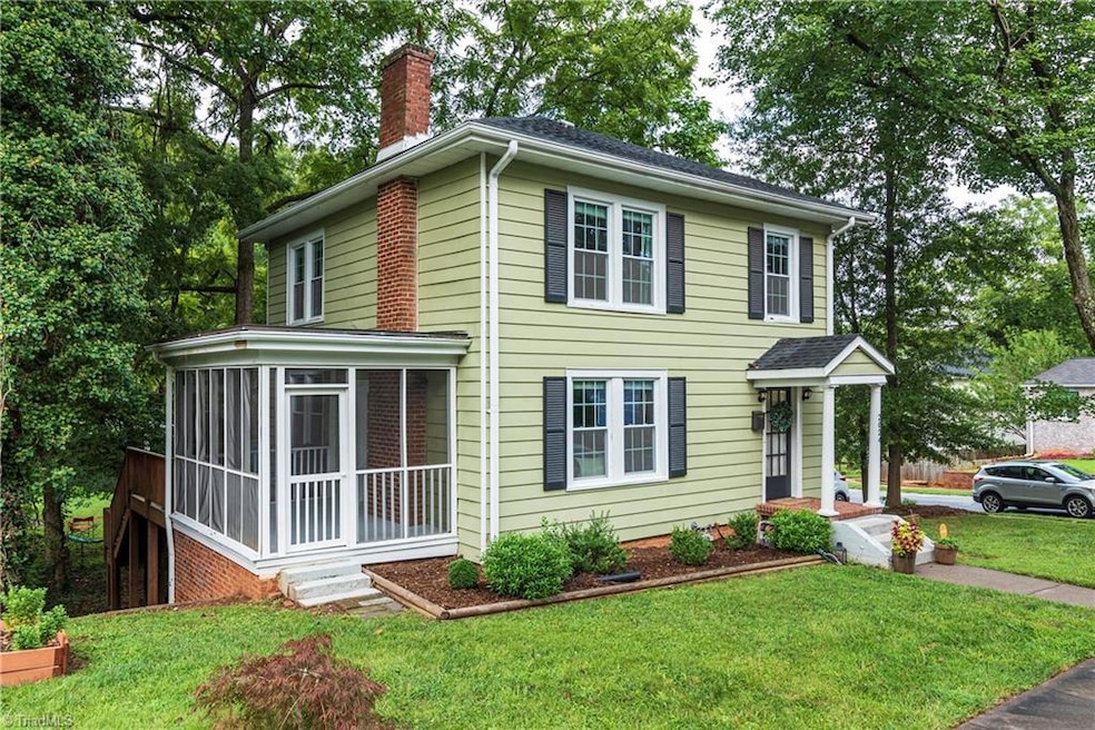 Charming Ardmore home is less than a 5 minutes walk to Baptist Hospital.  Isn't this about the cutest home you have ever seen?