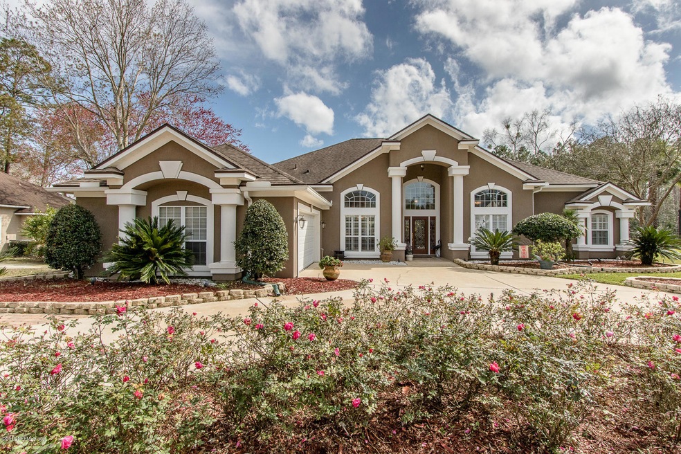 1813 Commodore Point