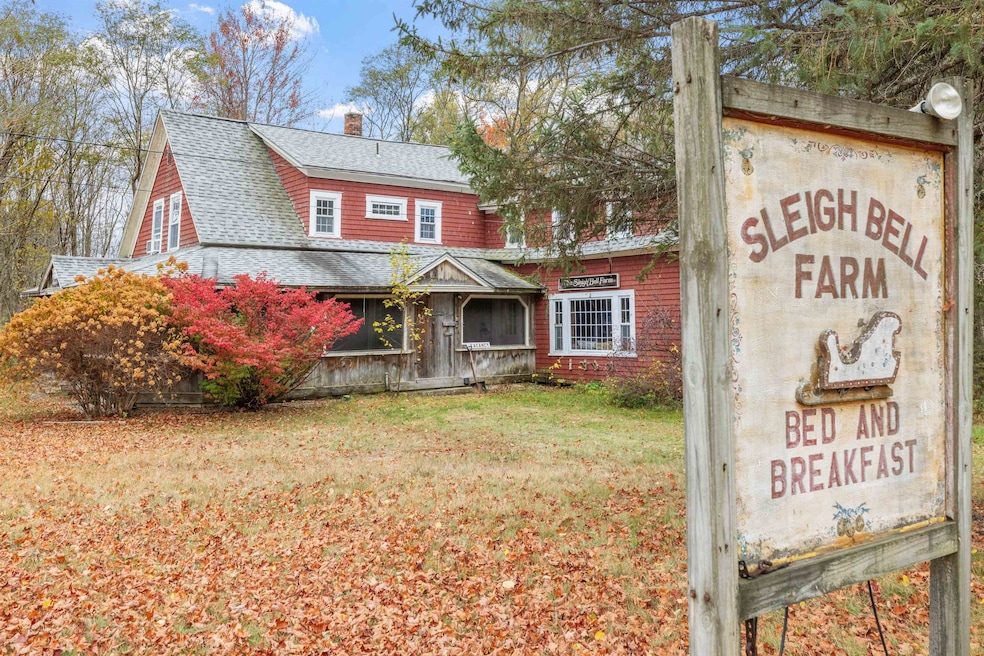 284 Twin Mountain Rd, Whitefield, NH 03598 - photo 1