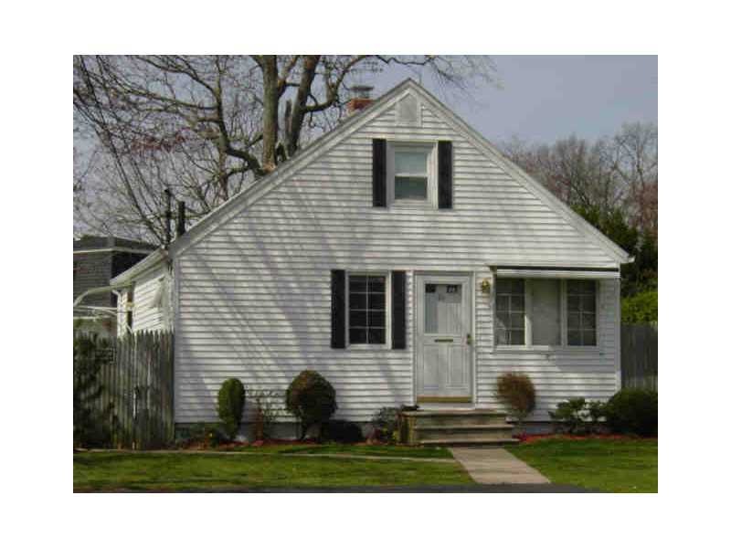 21 Hoffman Ave, Cranston, RI 02920 - photo 1