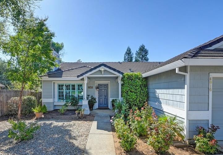 Charming SINGLE STORY home on SECLUDED COURT...