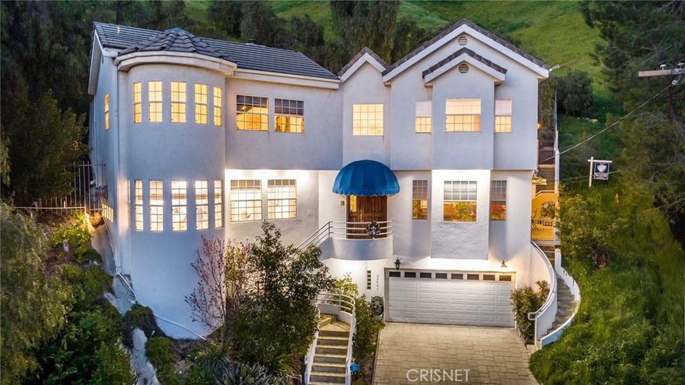 22401 Sentar Rd, Woodland Hills, CA 91364 - photo 1