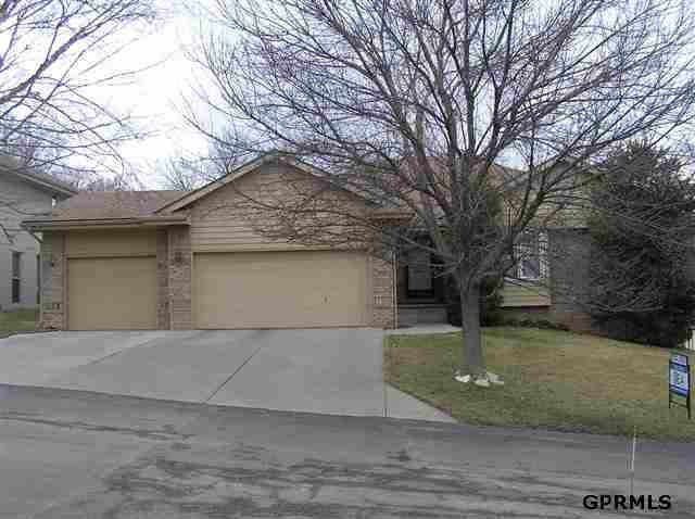 910 S 110th Plaza, Omaha, NE 68154 - photo 1