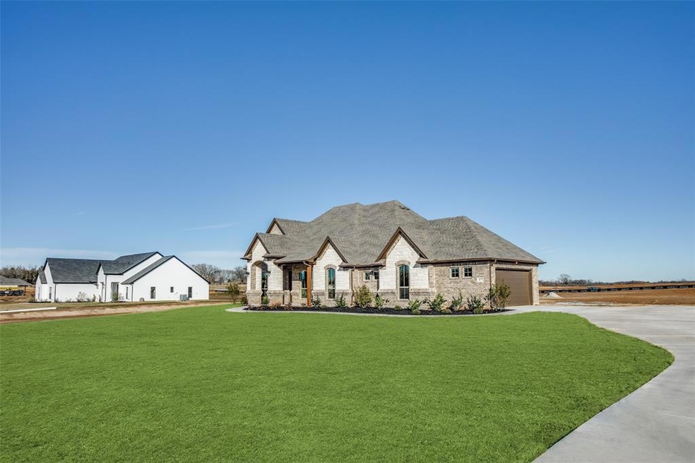 877 Cr 4699, Boyd, TX 76023 - photo 1