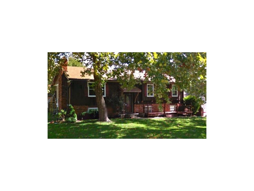 7115 Robin Ln, Shawnee, KS 66203 - photo 1