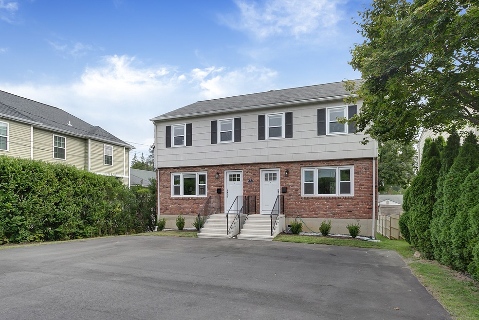 5 Auburn St unit Side B, Norwalk, CT 06854 - photo 1