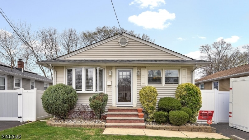 2378 Canterbury Ln, Rahway, NJ 07065 - photo 1