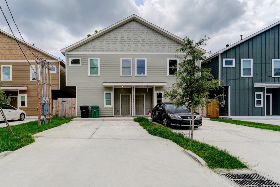 1045 Marcolin St, Houston, TX 77088 - photo 1