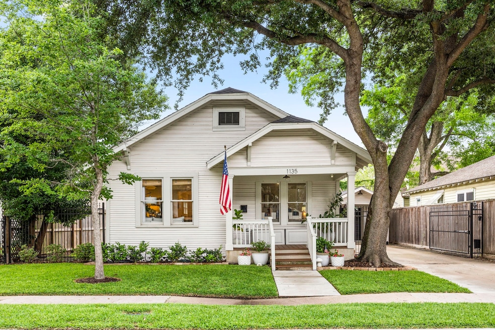 1135 Jerome St, Houston, TX 77009 - photo 1