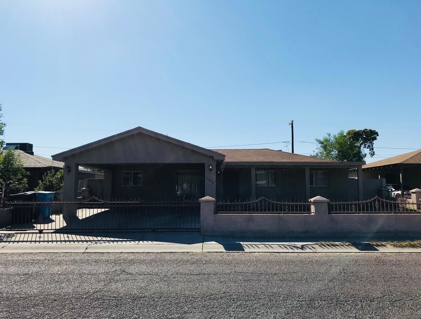 4424 N 49th Ave, Phoenix, AZ 85031 - photo 1