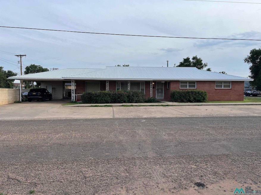 701 E 11th St, Clovis, NM 88101 - photo 1