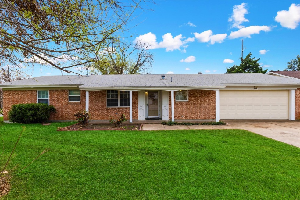 9001 Glenn Dr, Fort Worth, TX 76108 - photo 1