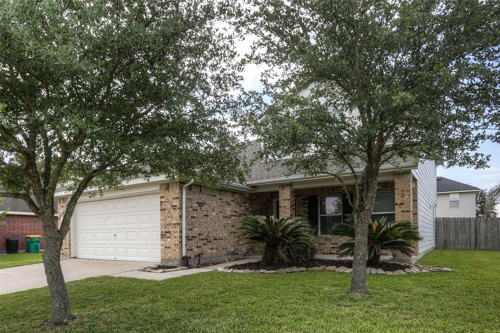 4303 Twin Lakes Trail, Pearland, TX 77584 - photo 1