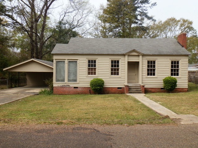 222 Sinclair St, McComb, MS 39648 - photo 1
