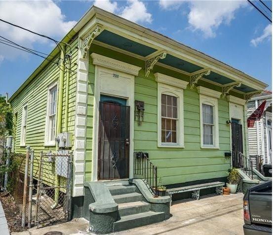 724 is right half of a double. Super location in B
