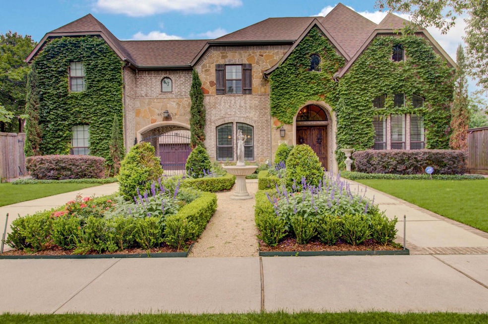 1405 Glourie Dr, Houston, TX 77055 - photo 1