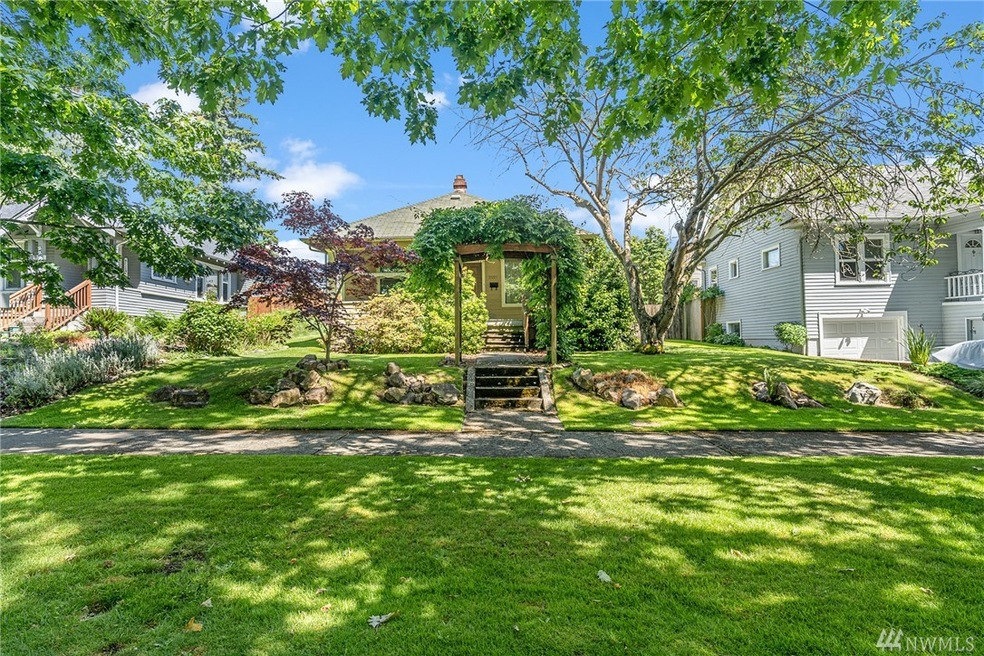 2227 Mcdougall Ave, Everett, WA 98201 - photo 1