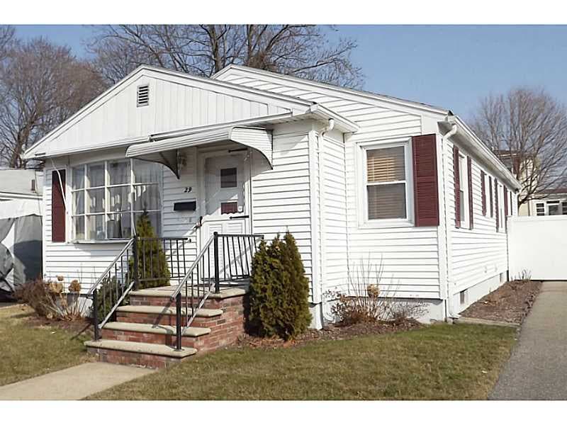 29 Wainwright St, Providence, RI 02908 - photo 1