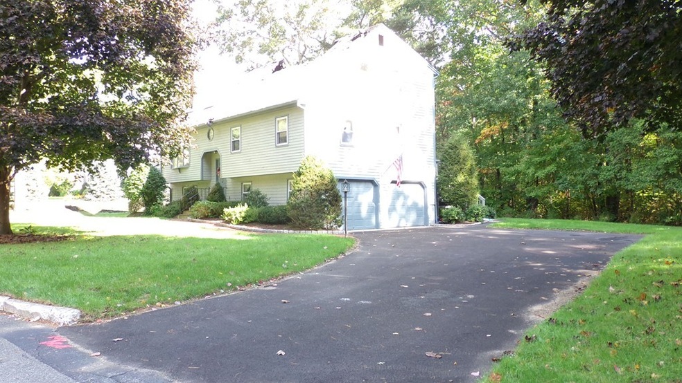 26 Lancelot Ln, North Easton, MA 02356 - photo 1