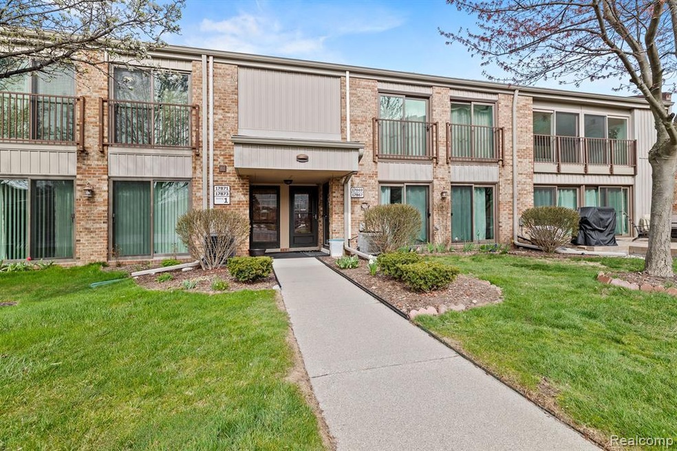 upper ranch condo - nice location & neighbors!