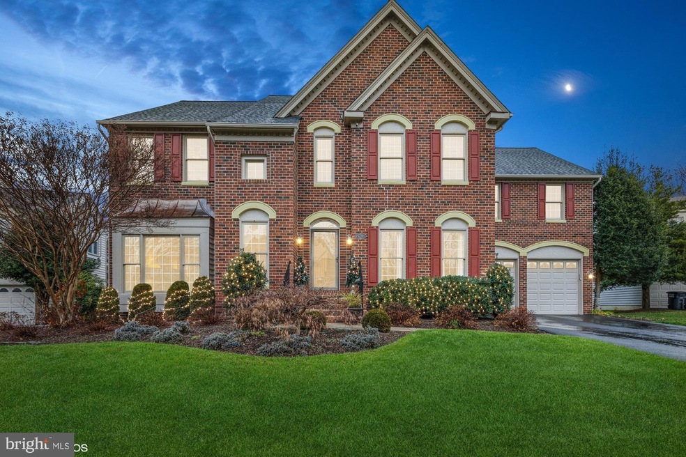 6211 Point Cir, Centreville, VA 20120 - photo 1