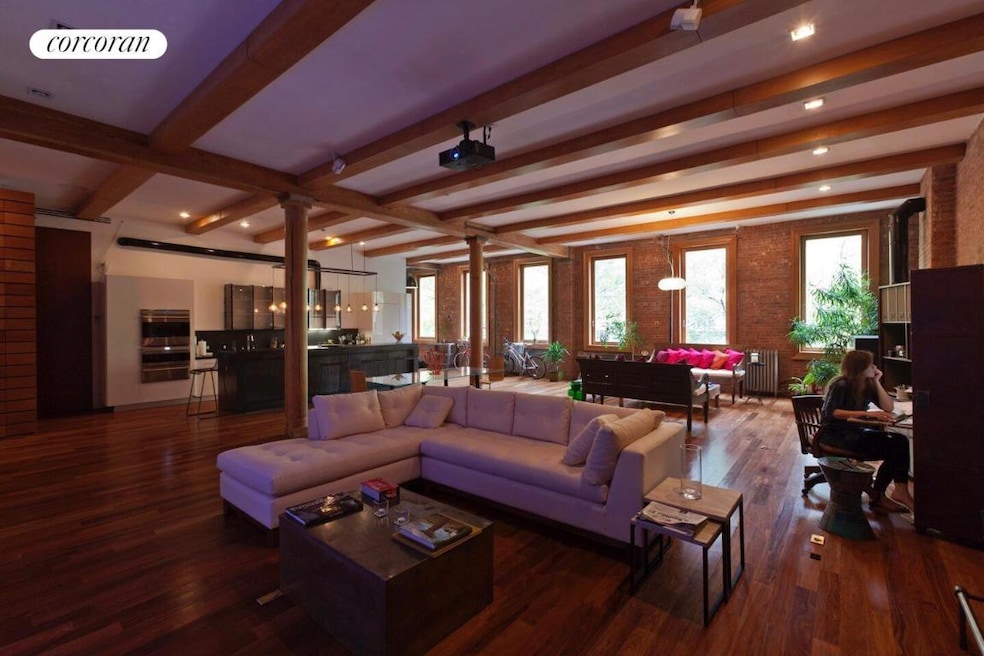 530 Laguardia Place unit 2, New York, NY 10012 - photo 1