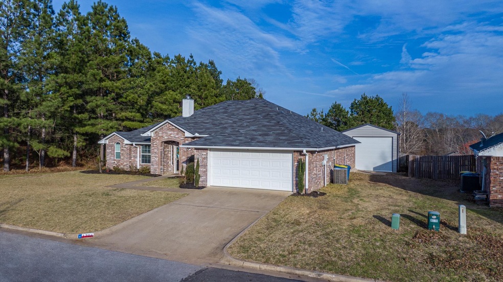 1708 Amanda Ln, Kilgore, TX 75662 - photo 1