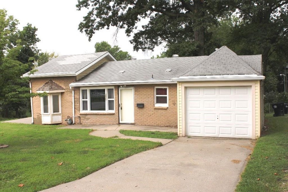 2920 S Claremont Ave, Independence, MO 64052 - photo 1