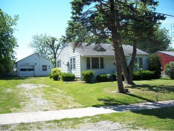 405 N Henrietta St, Effingham, IL 62401 - photo 1