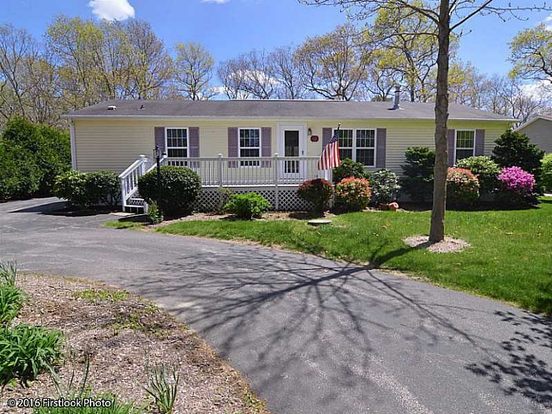 371 Leisure Dr, Wakefield, RI 02879 - photo 1