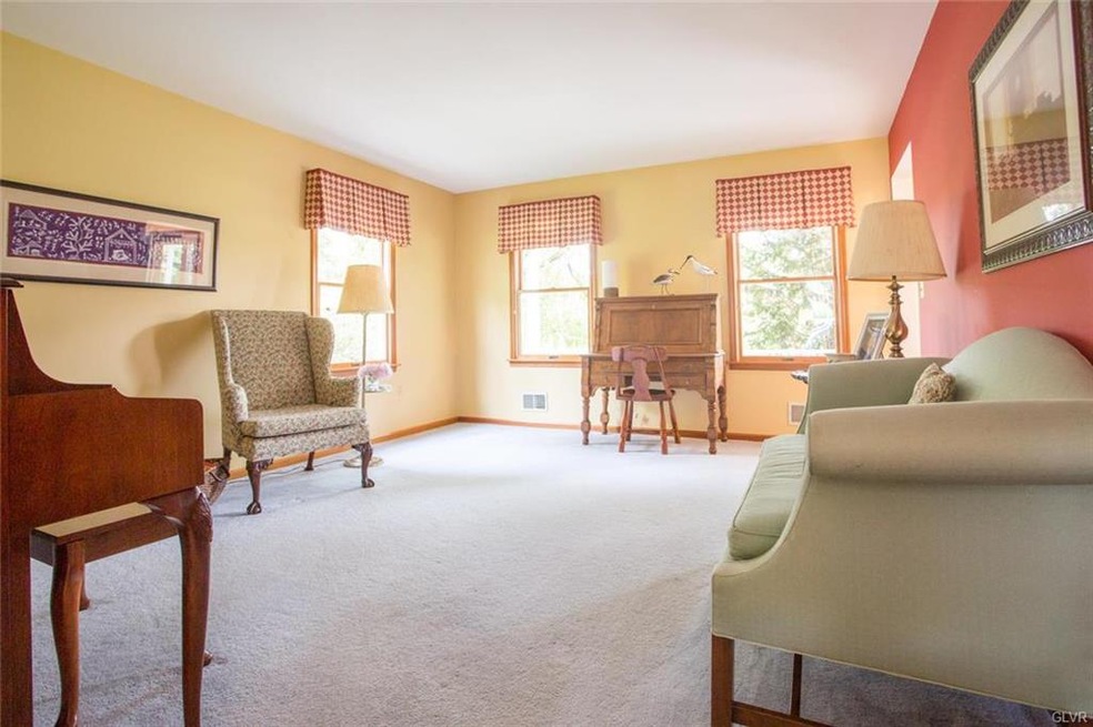 1552 Bushkill Center Rd, Bath, PA 18014 - photo 1