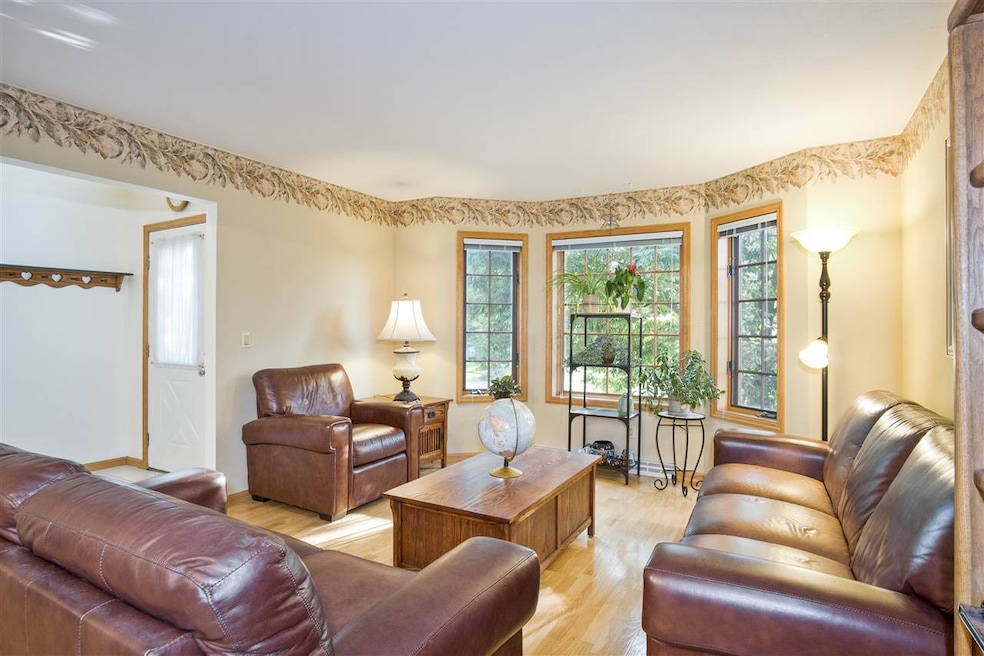 962 Peregrine Trail, Oregon, WI 53575 - photo 1