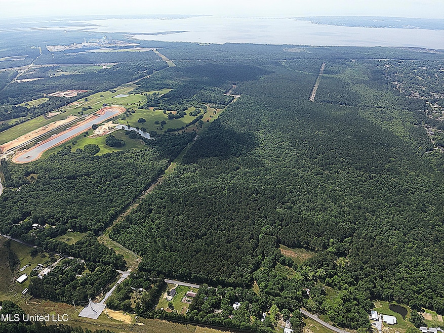 680 acres photo 2