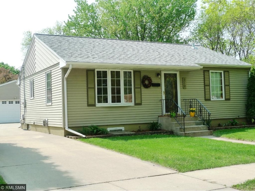 3-4 BR's; 2 BA; 2.5 car garage Rambler!