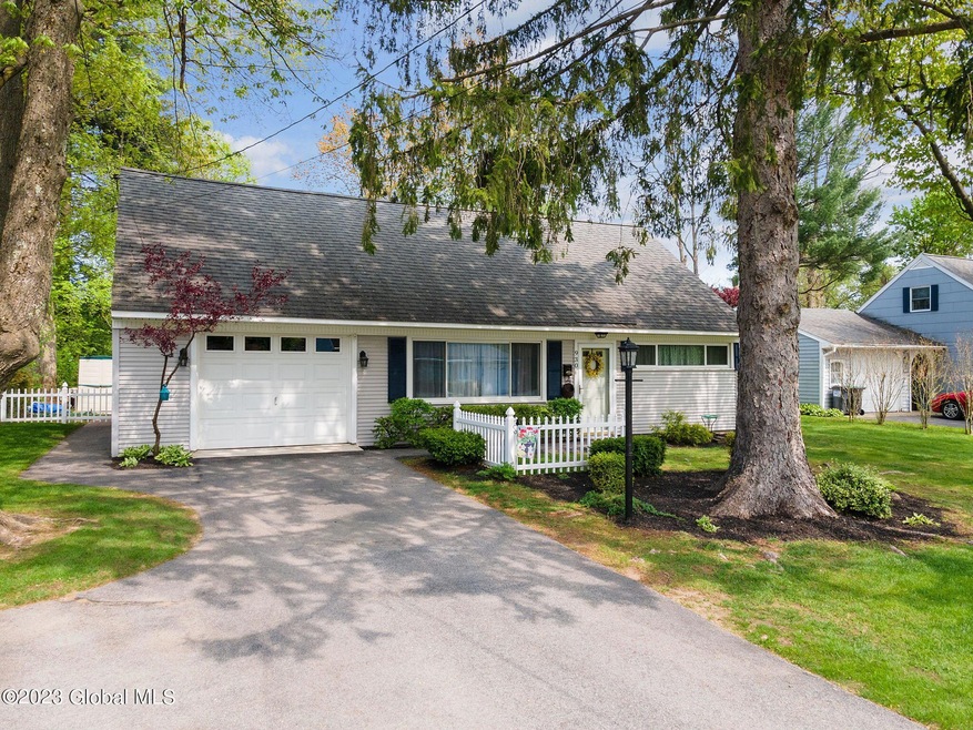 1-web-or-mls-930ObrienAve-01
