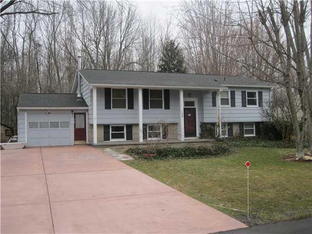Exterior Front WOW newer drive, roof, windows with