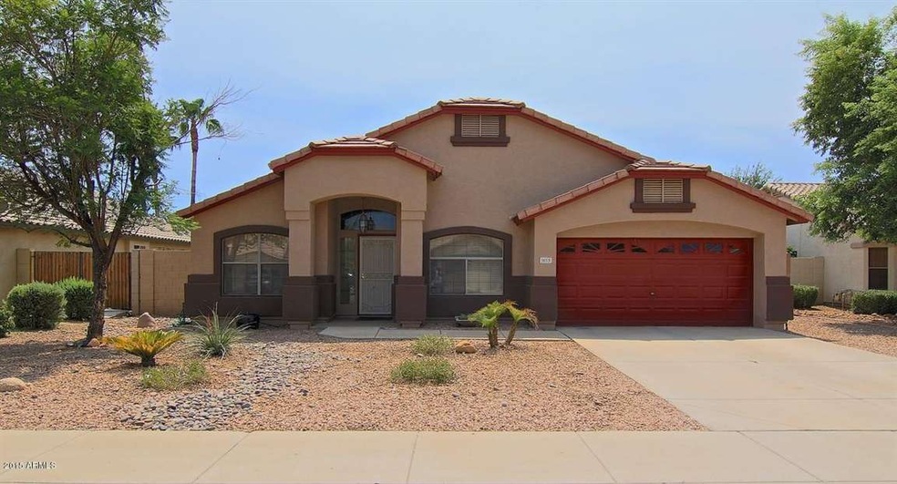 Welcome to 1653 E Oakland St!