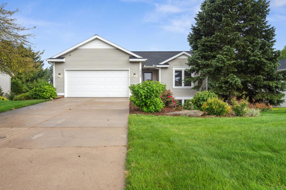41-web-or-mls-A7403852