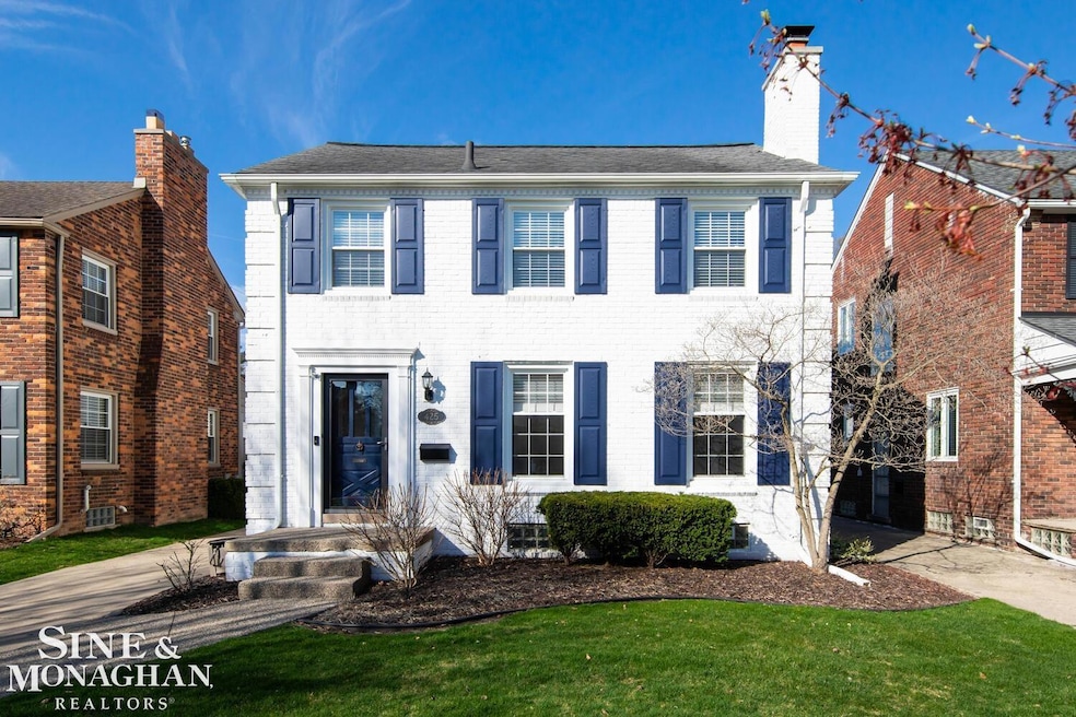 425 Mckinley Ave, Grosse Pointe Farms, MI 48236 - photo 1