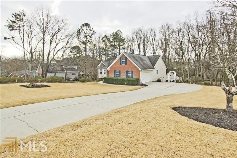 E E Castle View Dr, Braselton, GA 30517 - photo 1