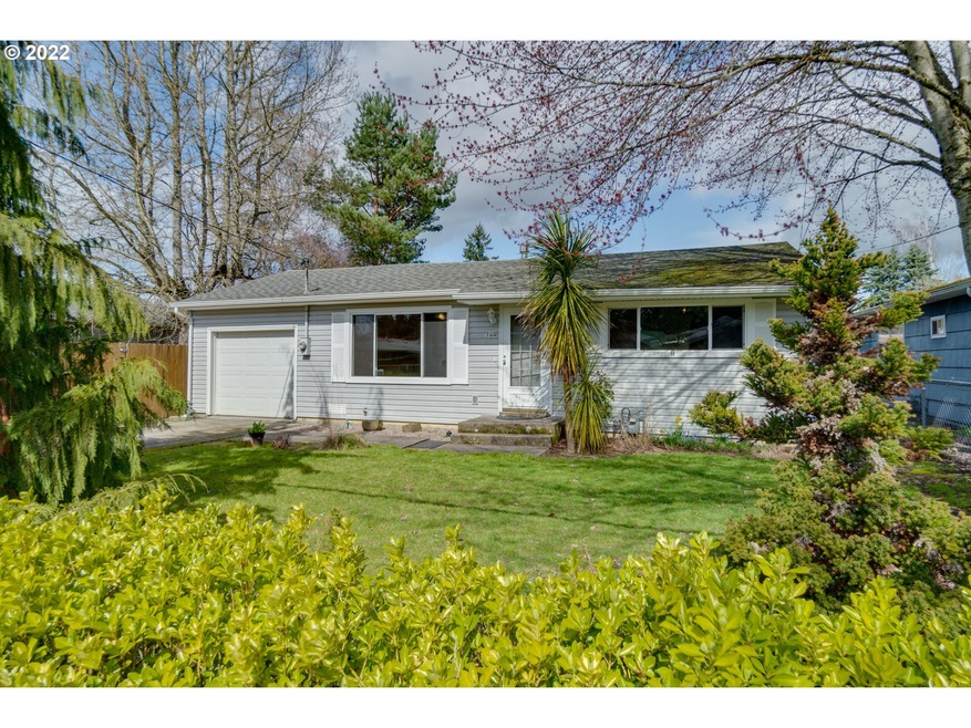 705 E 9th St, Newberg, OR 97132 - photo 1