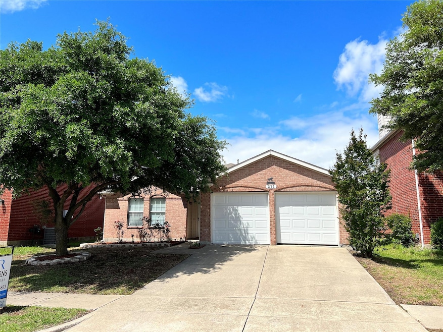 211 Grassy Creek Dr, Wylie, TX 75098 - photo 1