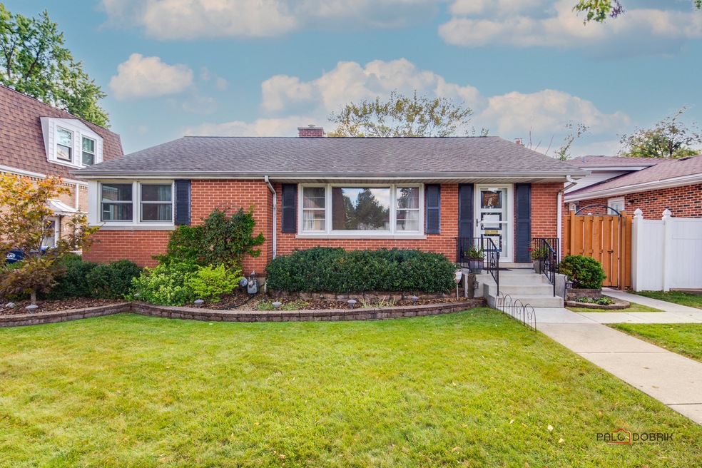 1515 Campbell Ave, Des Plaines, IL 60016 - photo 1