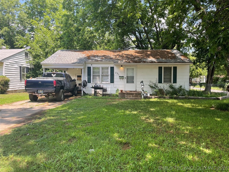 221 12th Ave NE, Ardmore, OK 73401 - photo 1